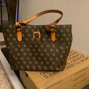 Dooney & Bourke